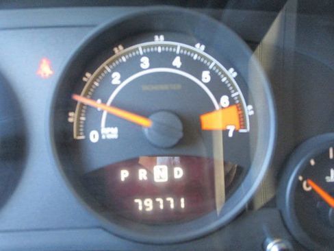 Used 2014 Jeep Patriot Latitude image 16