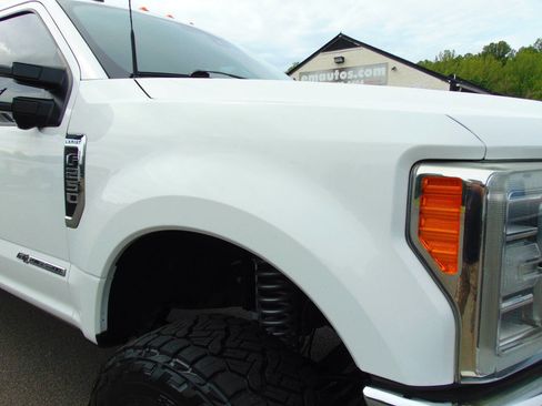 Used 2019 Ford F250 Lariat w/ Lariat Ultimate Package AWD/4WD image 38