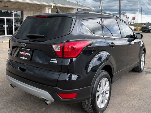 Used 2019 Ford Escape SEL FWD image 4