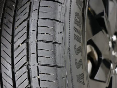 Used 2024 Kia Carnival SX Prestige image 16