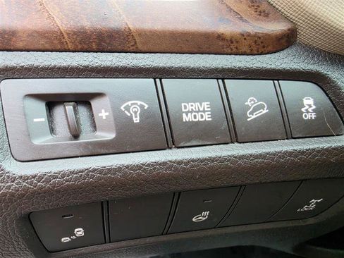 Used 2018 Hyundai Santa Fe Sport w/ 2.4L Tech Package 04 AWD/4WD image 46