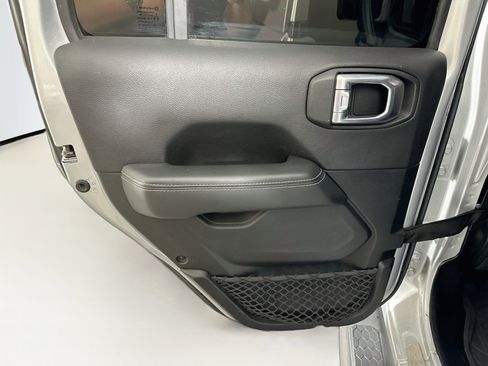 Used 2023 Jeep Wrangler Unlimited Sahara w/ Cold Weather Group AWD/4WD image 25