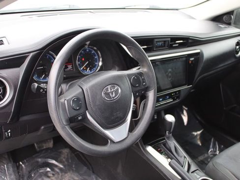 Used 2017 Toyota Corolla LE image 16