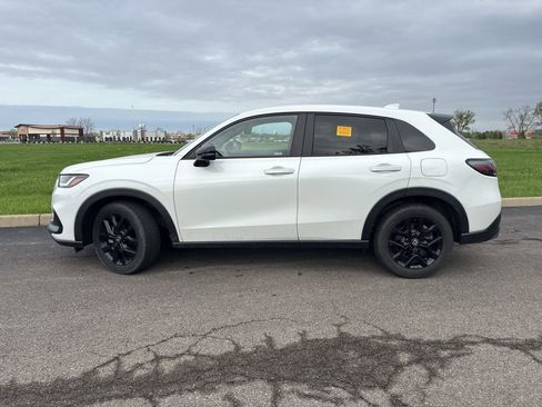 Used 2024 Honda HR-V Sport image 9