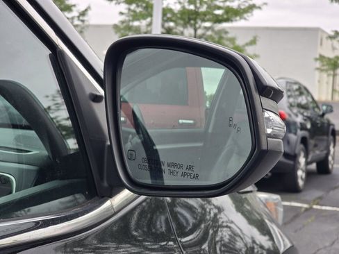 Used 2019 Toyota Highlander XLE AWD/4WD image 20