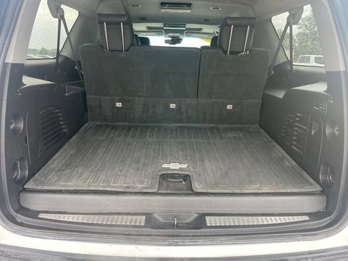 Used 2018 Chevrolet Suburban LT w/ LT Signature Package AWD/4WD image 32