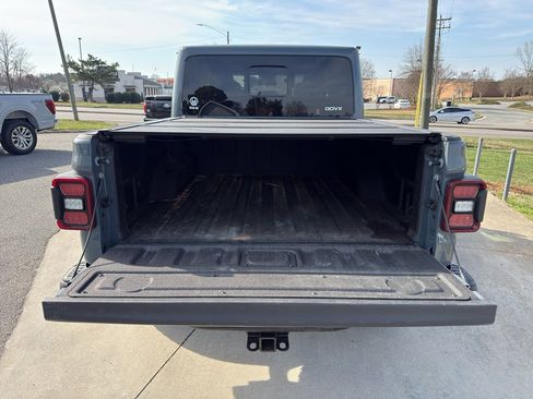 Used 2025 Jeep Gladiator Rubicon w/ Convenience Group image 7