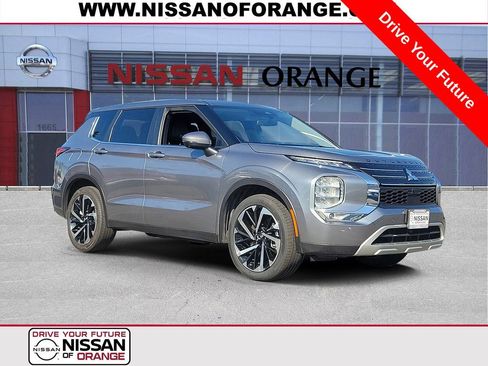 Used 2023 Mitsubishi Outlander SE FWD image 1