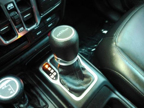 Used 2022 Jeep Gladiator Sport image 41