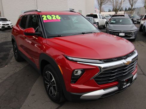 Used 2026 Chevrolet TrailBlazer LT w/ Convenience Package AWD/4WD image 1