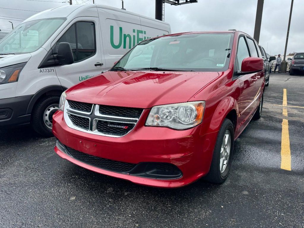 Used 2012 Dodge Grand Caravan SXT w/ Entertainment Group 1 FWD image 5