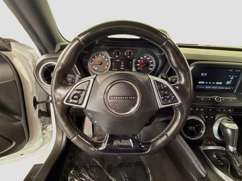 Used 2017 Chevrolet Camaro LT RWD image 13
