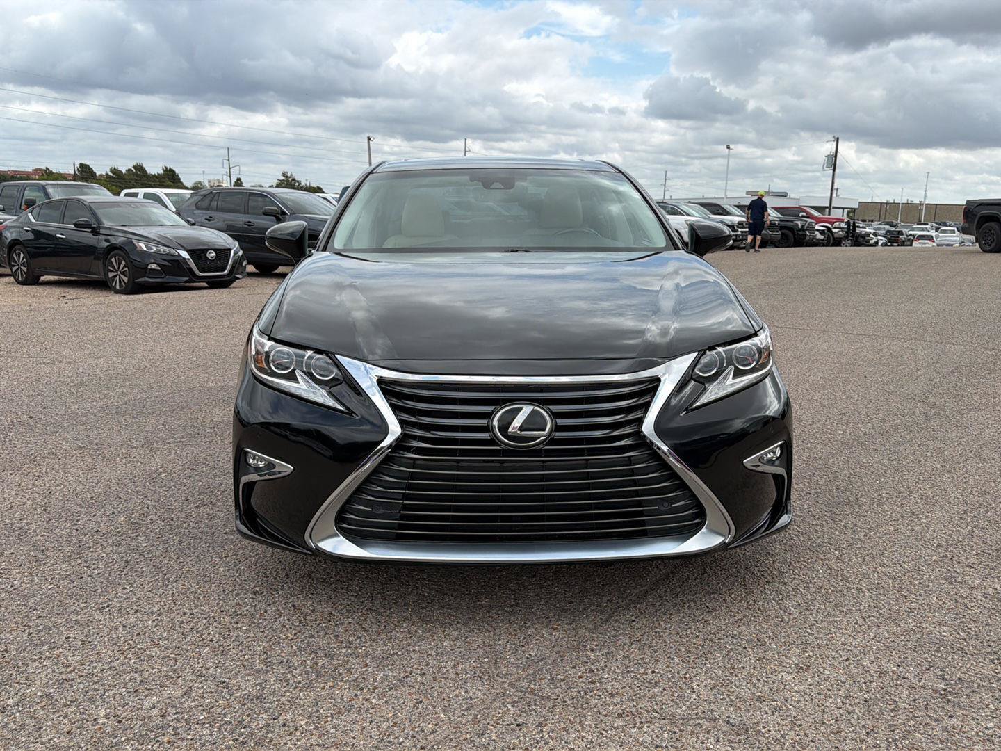 Used 2016 Lexus ES 350 w/ Luxury Package w/Wood Trim FWD image 2