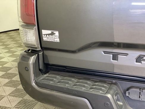 Used 2022 Toyota Tacoma TRD Sport w/ Technology Package image 36