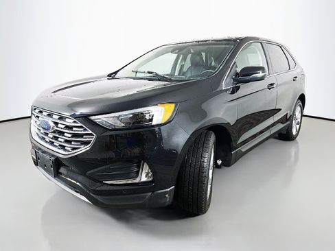 Used 2024 Ford Edge Titanium image 3