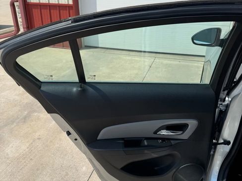 Used 2014 Chevrolet Cruze LT image 13