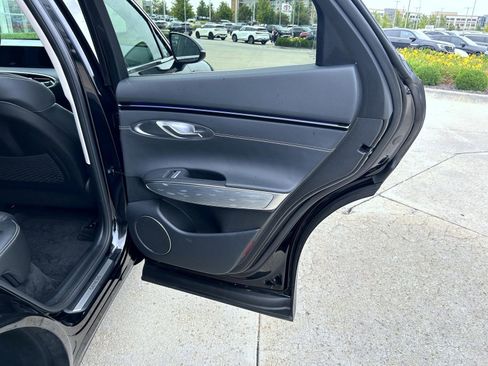 Used 2026 Genesis Electrified GV70 image 17