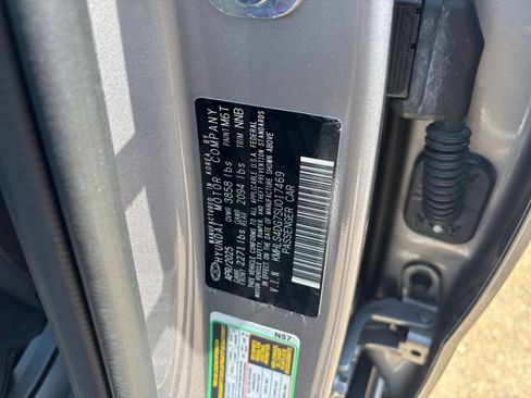 Used 2025 Hyundai Elantra SEL FWD image 30