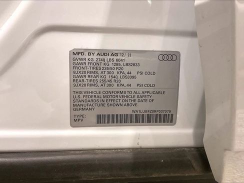 Used 2024 Audi Q4 e-tron Premium Plus image 30