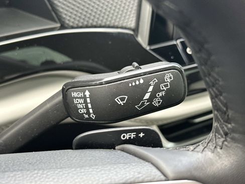 Used 2025 Volkswagen Atlas Cross Sport SEL Premium R-Line image 24