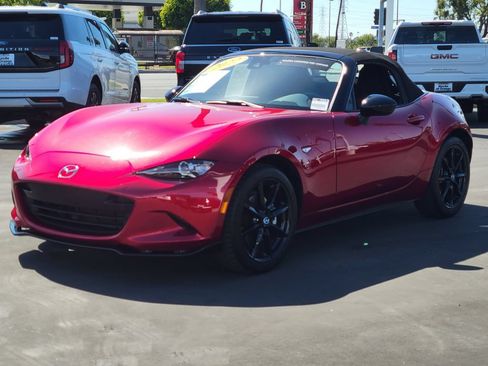 Certified 2022 MAZDA MX-5 Miata Club RWD image 24