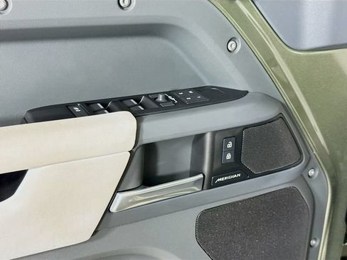 Certified 2025 Land Rover Defender 110 S AWD/4WD image 20