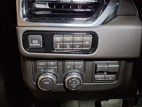 New 2026 GMC Yukon XL Elevation image 17