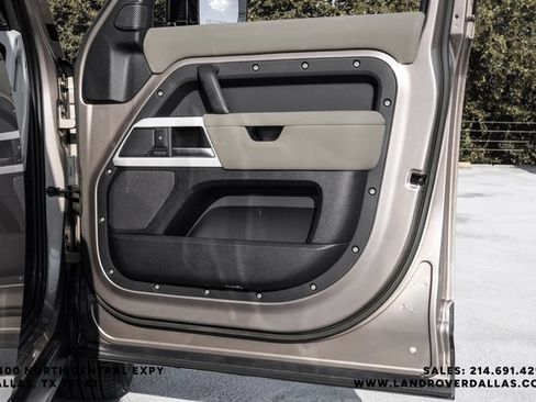 Used 2023 Land Rover Defender 110 SE image 42