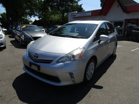 Used 2012 Toyota Prius V Two FWD image 11