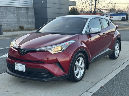 Used 2018 Toyota C-HR XLE image 1