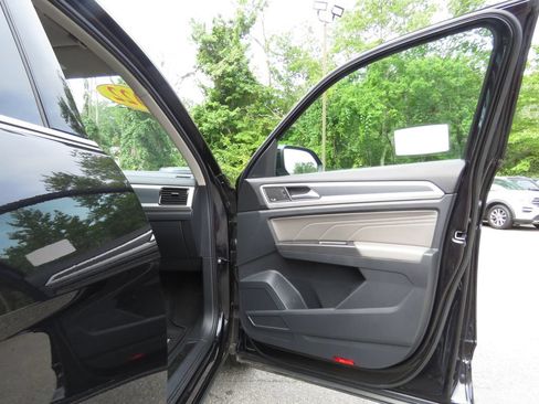 Used 2022 Volkswagen Atlas SEL Premium AWD/4WD image 12
