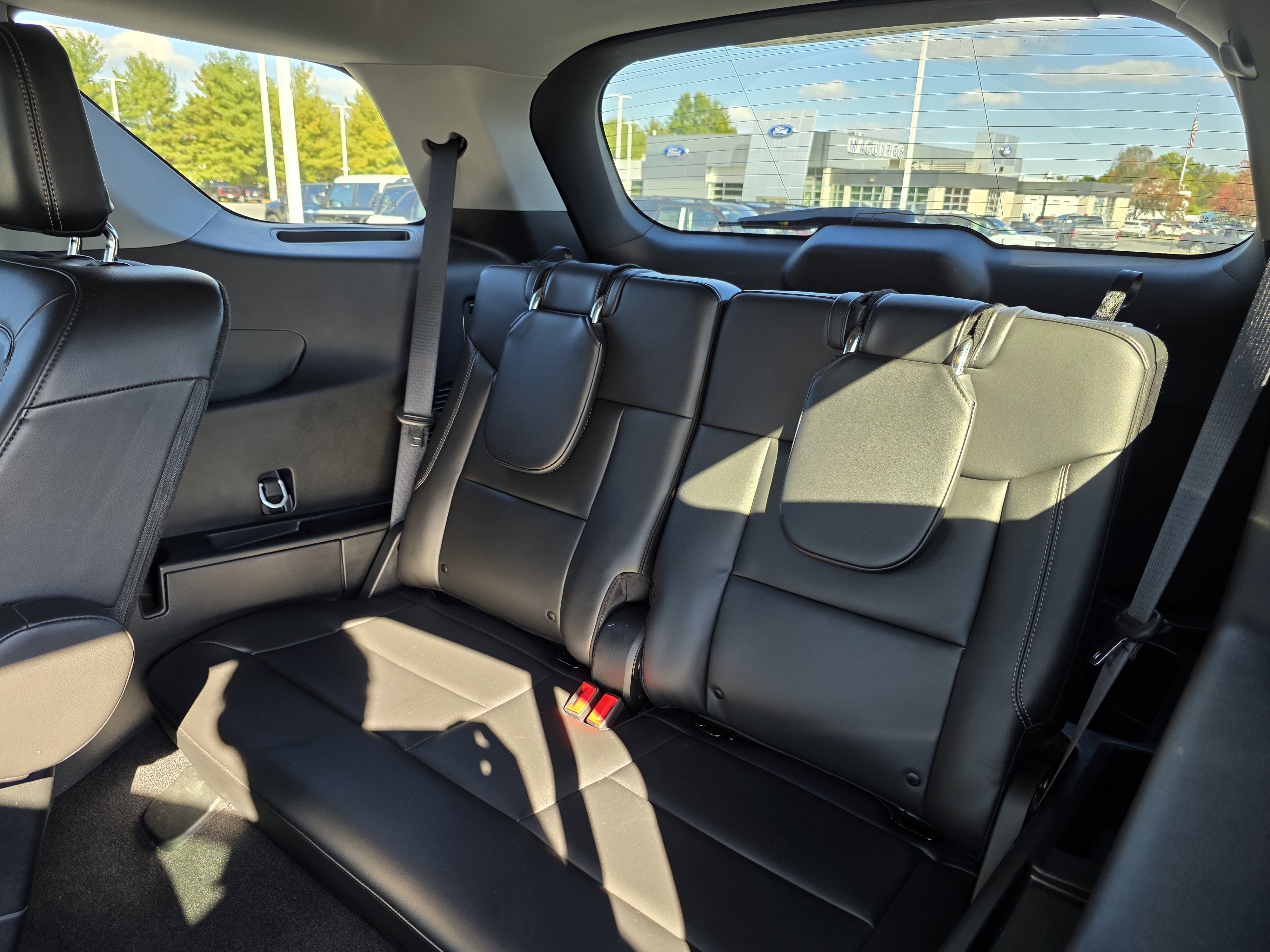 Certified 2023 Ford Explorer XLT w/ Equipment Group 202A AWD/4WD image 9