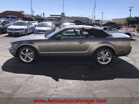 Used 2005 Ford Mustang Premium RWD image 8