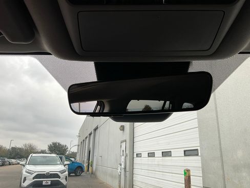 Used 2025 Toyota Grand Highlander XLE image 18