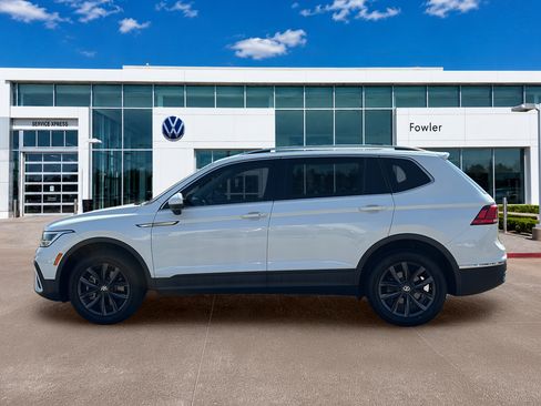Used 2023 Volkswagen Tiguan SE FWD image 8