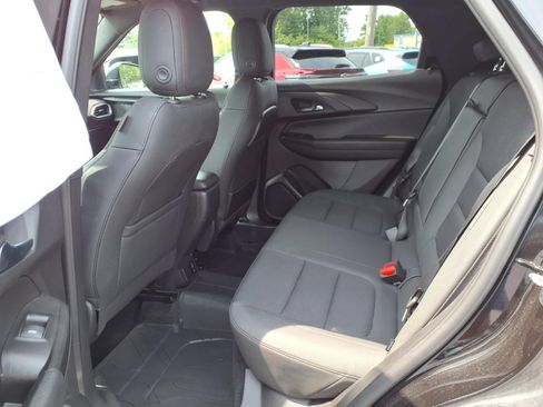 Used 2021 Chevrolet TrailBlazer RS w/ Technology Package AWD/4WD image 17