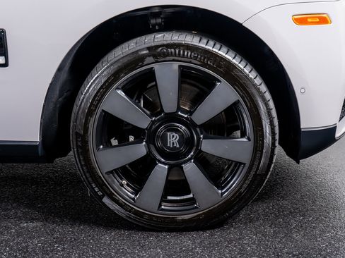 Used 2023 Rolls-Royce Cullinan image 7