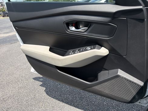 Certified 2025 Honda Accord LX image 25