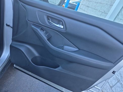 Used 2024 Nissan Rogue SV image 21