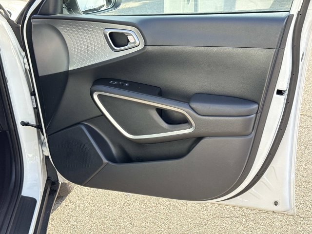 Used 2025 Kia Soul S FWD image 8