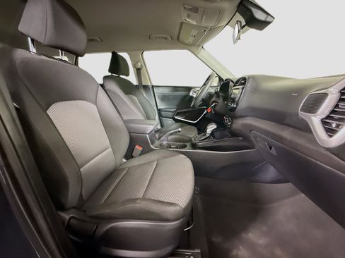 Used 2023 Kia Soul LX w/ Option Group 015 FWD image 28