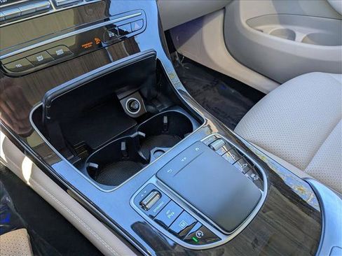 Used 2021 Mercedes-Benz GLC 300 4MATIC image 12