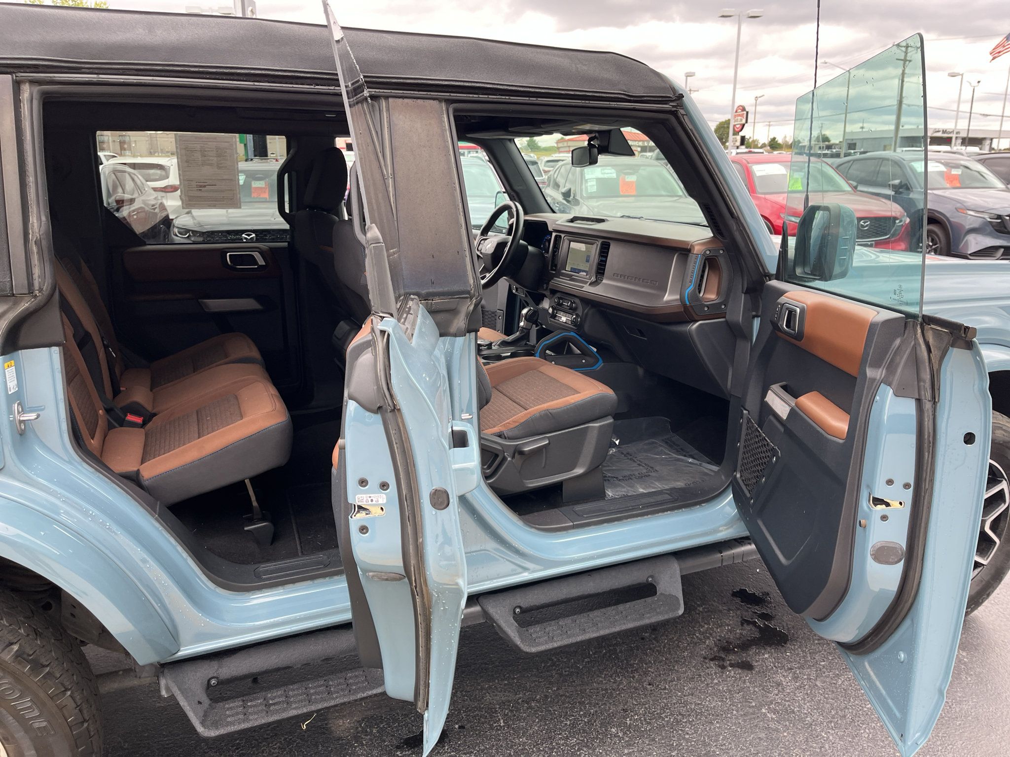 Used 2023 Ford Bronco Outer Banks AWD/4WD image 34