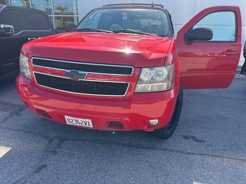 Used 2011 Chevrolet Avalanche LT w/ Luxury Package image 6