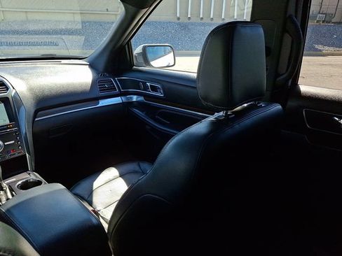 Used 2018 Ford Explorer Limited w/ Equipment Group 301A AWD/4WD image 16