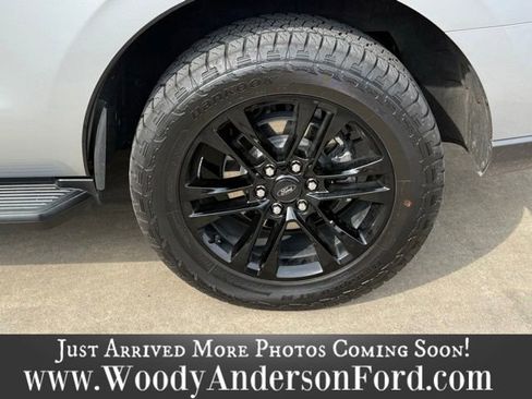 Used 2024 Ford Expedition XLT RWD image 4