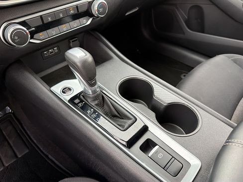 Used 2025 Nissan Altima 2.5 SV AWD/4WD image 10