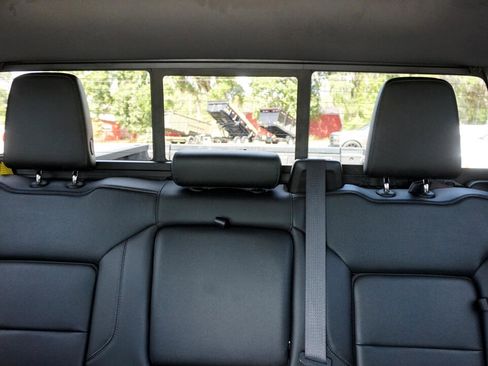 Used 2019 GMC Sierra 1500 SLT image 30