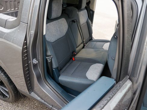 Used 2025 Ford Maverick XLT FWD image 38