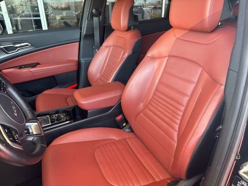Used 2025 Kia Sportage SX image 12